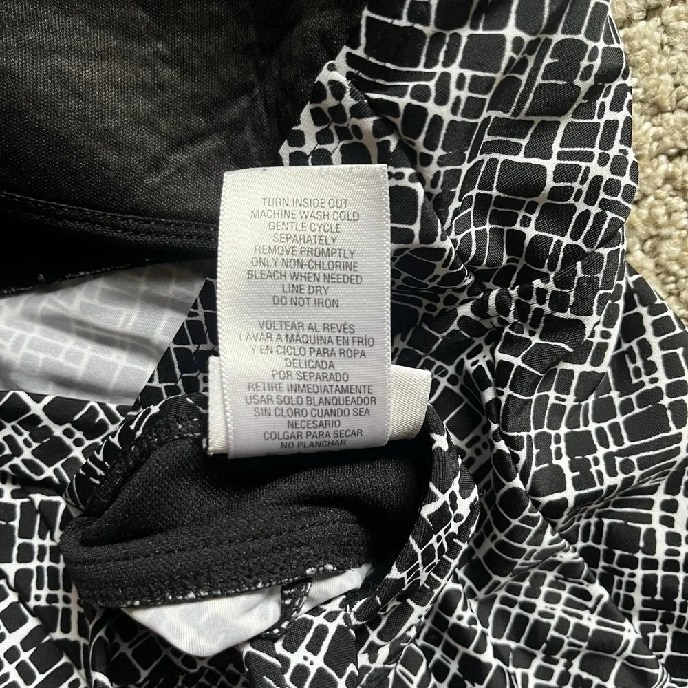 Jaclyn Smith Women's Black And White Size 12 Tankini Swim Top‎ Padded Bra Area